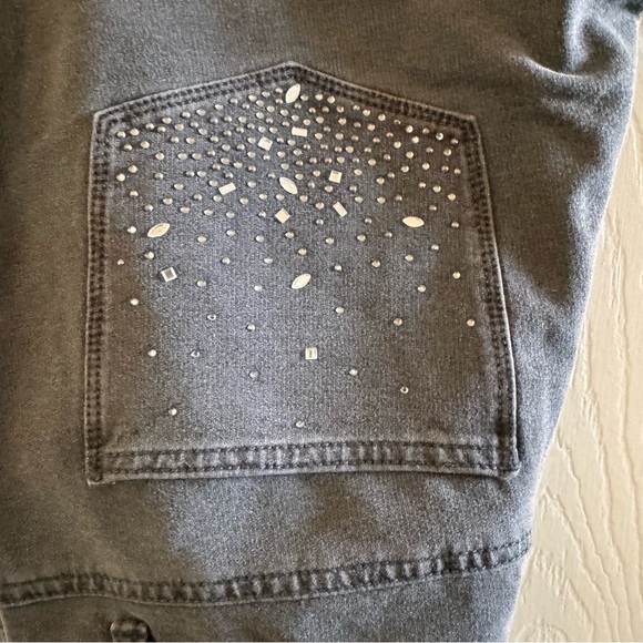 Dream Jeannes Quacker Factory Size 10 Short Stretchy Jeans Beaded pockets Gray - Picture 3 of 5